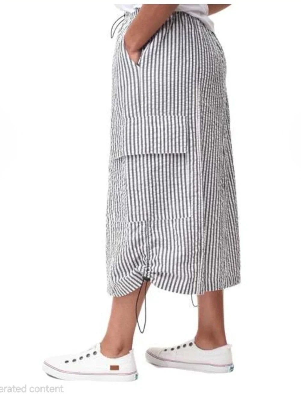 Tulip Brand Vienna Women's Seersucker Gray and White Stripe Cargo Skirt Medium